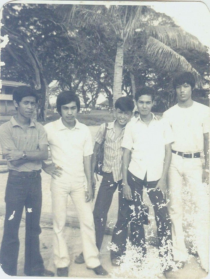 Z.A. E. Colleges, zamboanga city, 1972. L-R, ELy jesus saavedra ? Mike regondola totong