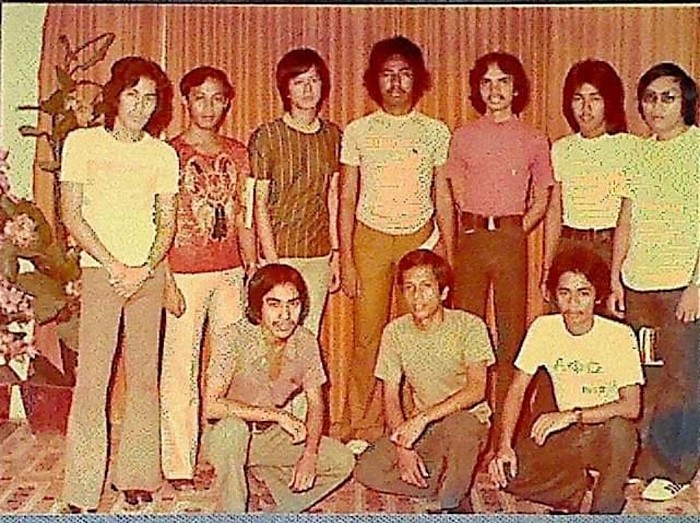 Zamboanga A.E. Colleges Civil Engineering Graduates, 1976, standing L-R, eric pada bernie dacanay vicente fabian sera sing roger villafuerte hadjirul alrafha ?? Sitting L-R jesus saavedra edgar quinte ely eslao